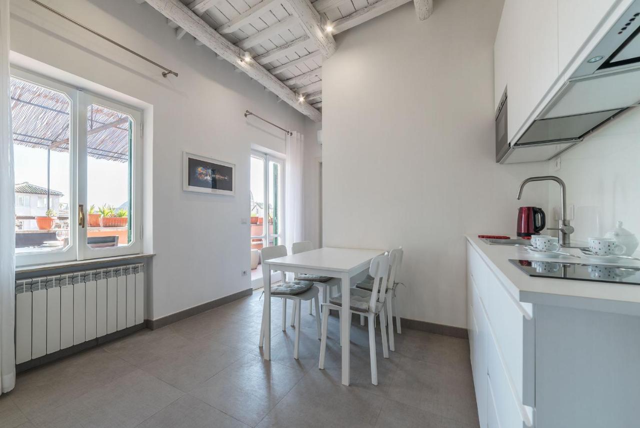 Piazza Navona Panoramic Penthouse Apartment Rom